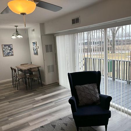 Peaceful Park 2 Bedroom Remodeled Family Suite Granite City Екстер'єр фото