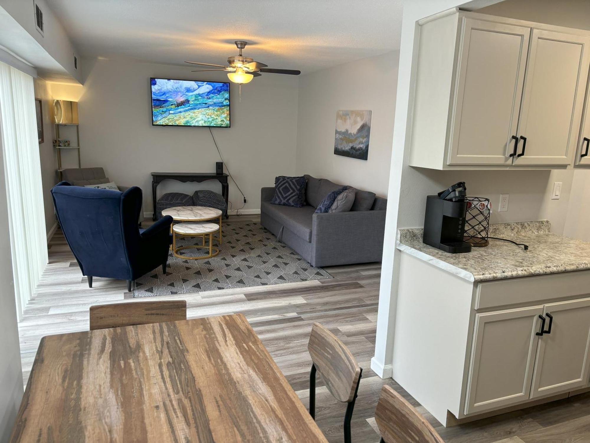Peaceful Park 2 Bedroom Remodeled Family Suite Granite City Екстер'єр фото